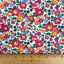 Load image into Gallery viewer, Betsy Liberty Tana lawn V