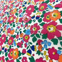 Load image into Gallery viewer, Betsy Liberty Tana lawn V