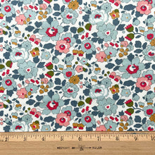 Load image into Gallery viewer, Betsy P