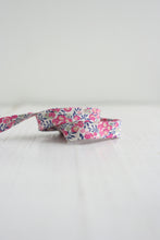 Load image into Gallery viewer, Wiltshire bud bias tape by the yard -1/2&quot; double fold