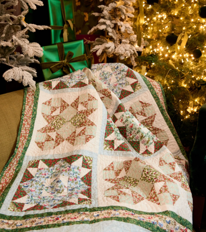 Festive Greetings Quilt Kit