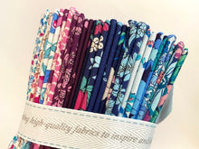 Load image into Gallery viewer, Flower Show Midnight Fat Quarter Bundle